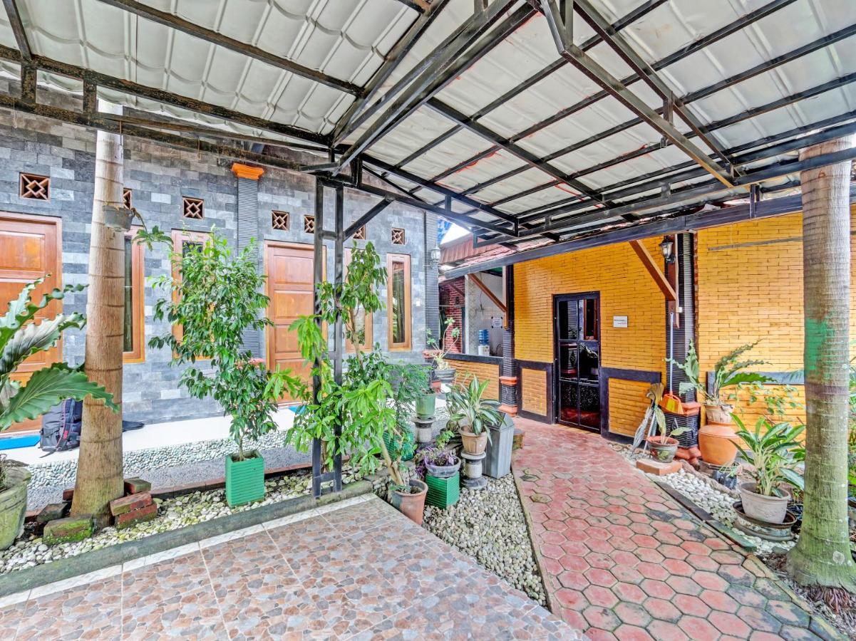 SPOT ON 91337 Pandu Homestay Klaten Wonogiri Bagian luar foto