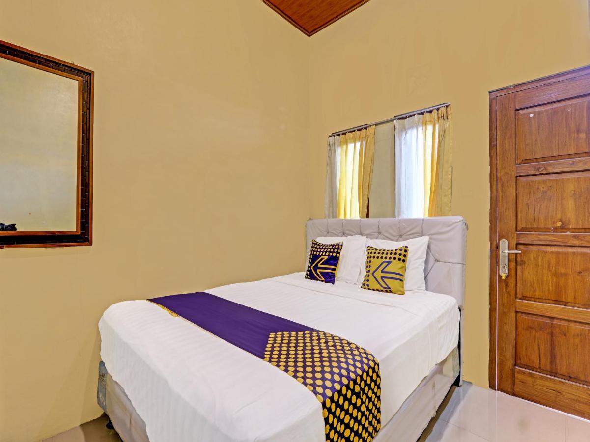 SPOT ON 91337 Pandu Homestay Klaten Wonogiri Bagian luar foto