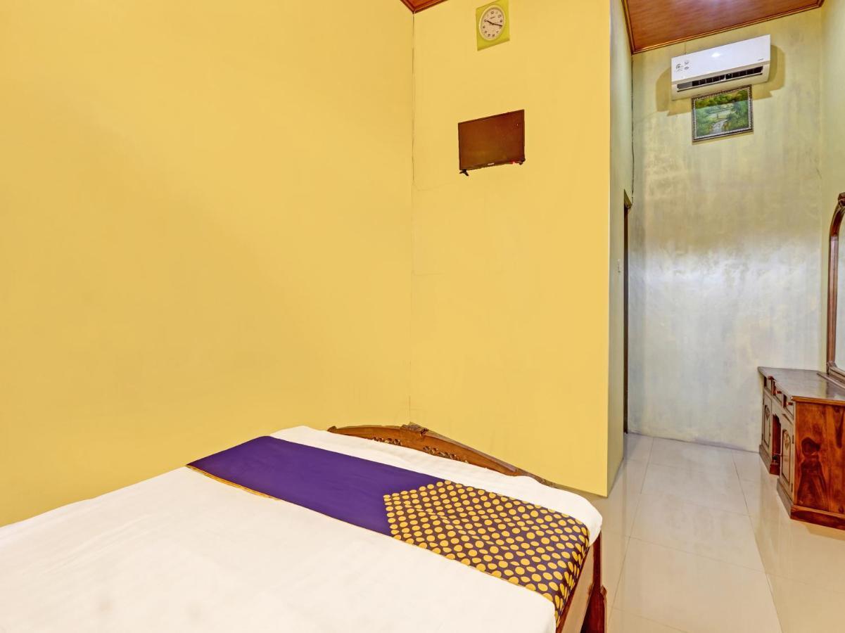 SPOT ON 91337 Pandu Homestay Klaten Wonogiri Bagian luar foto